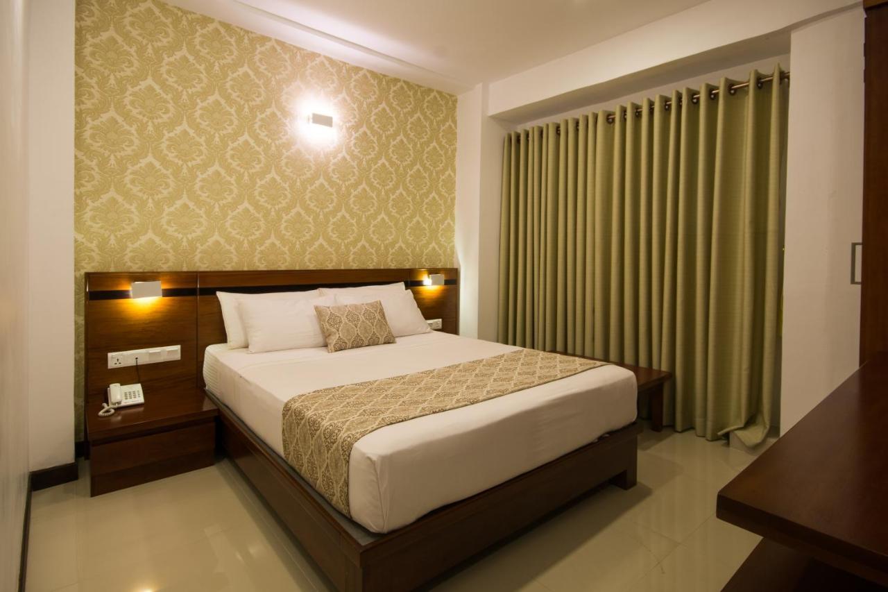 Ceyloni City Hotel Канди Экстерьер фото