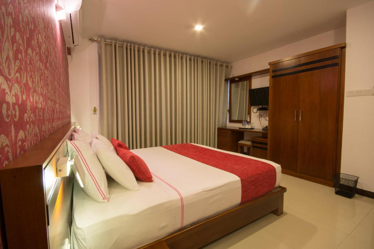 Ceyloni City Hotel Канди Экстерьер фото
